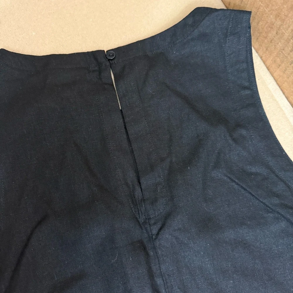 Old Navy Classic Linen Shift Dress - Picture 4 of 5